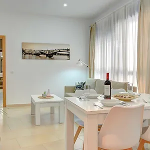 deluxe-apartment-san-julian-with-parking-seville.es-andalucia.com/